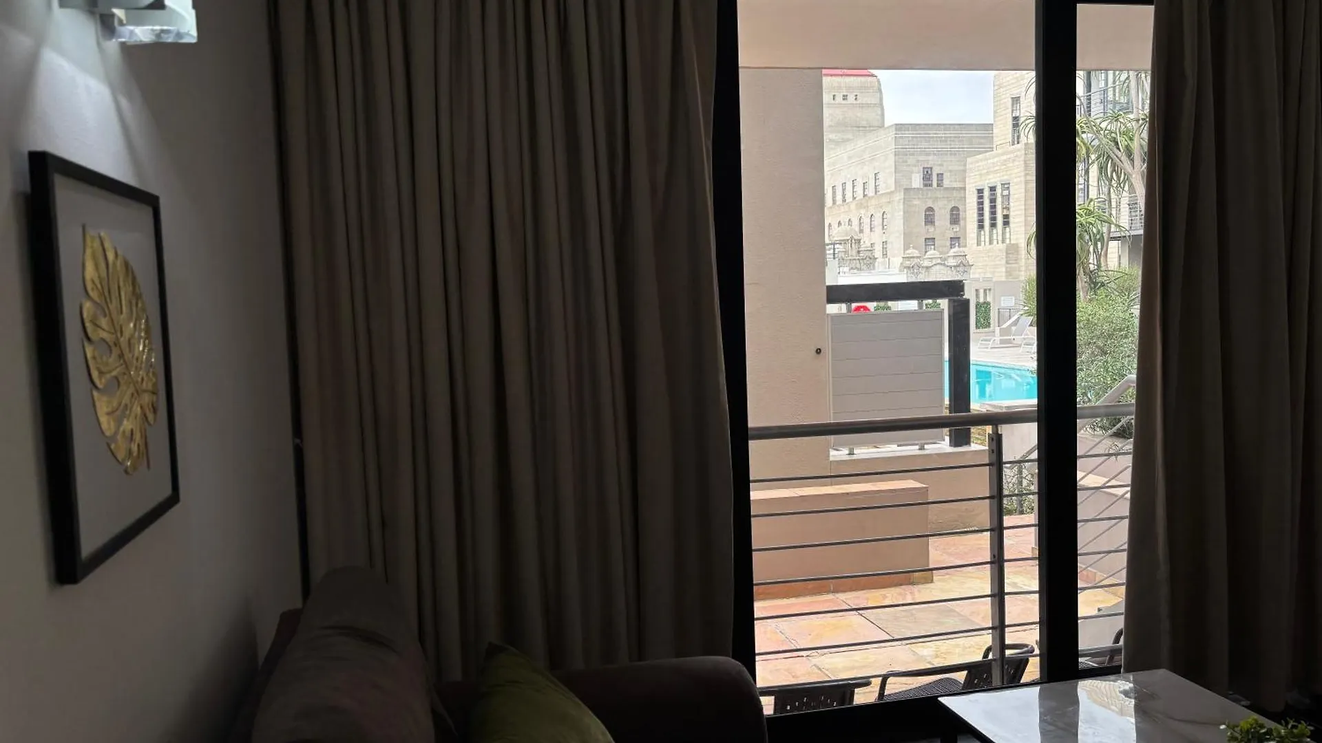 Apartment Elegant Oasis In Cape Town Cbd Pool Gym & City Views South Africa
