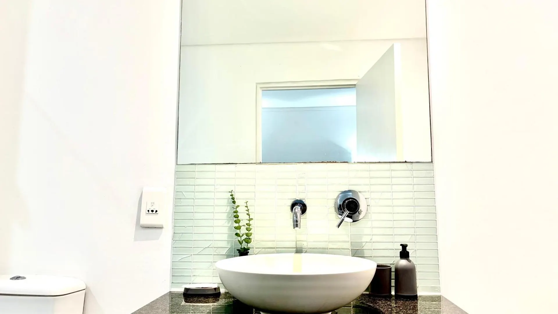 Apartment Elegant Oasis In Cape Town Cbd Pool Gym & City Views South Africa
