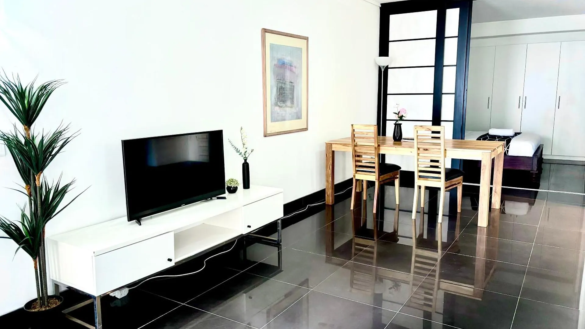 Elegant Oasis In Cape Town Cbd Pool Gym & City Views 0*,  南アフリカ